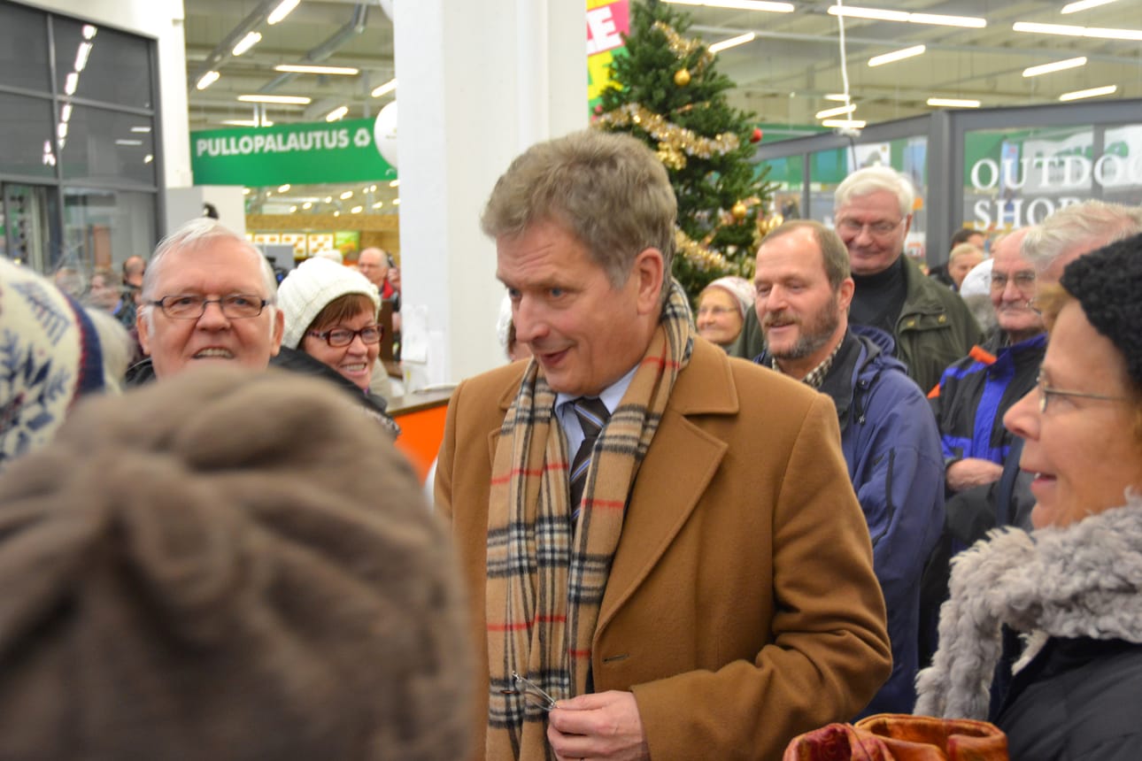 Tasavallan presidentin virkaan astunut Sauli Niinistö vieraili vaalikampanjansa aikana Kuusamossa.