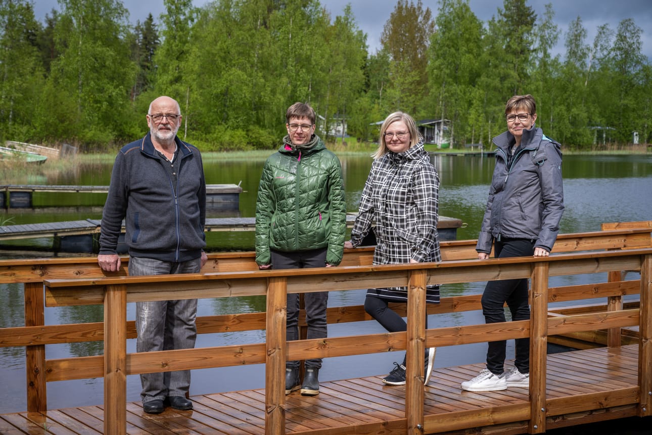 Auvo Rannila, Veera Hautamäki, Maria Leppälä ja Tarja Vuorinen toivovat, että Avoimet kylät -päivä houkuttelee ihmiset tutustumaan kotiseudun kyliin.