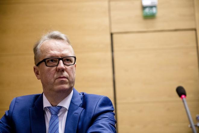 Virkavelvollisuuden rikkomisesta tuomittu Tullin pääjohtaja Antti Hartikainen ei saa potkuja. KUVA: Joel Maisalmi