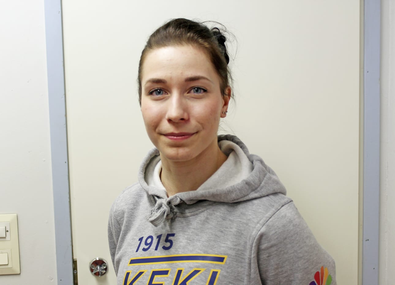 Johanna Hihnala on lähtöisin Kalajoelta. Hän asuu Kempeleessä.