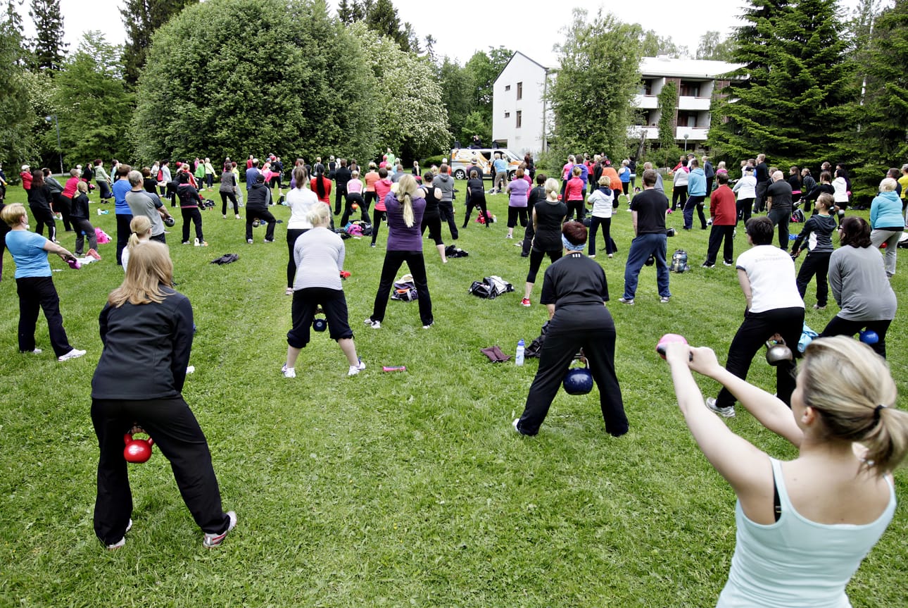 Ookko nää kahavakuulaillu -tapahtuma keräsi Ainolanpuistoon 170 kuntoilijaa.
