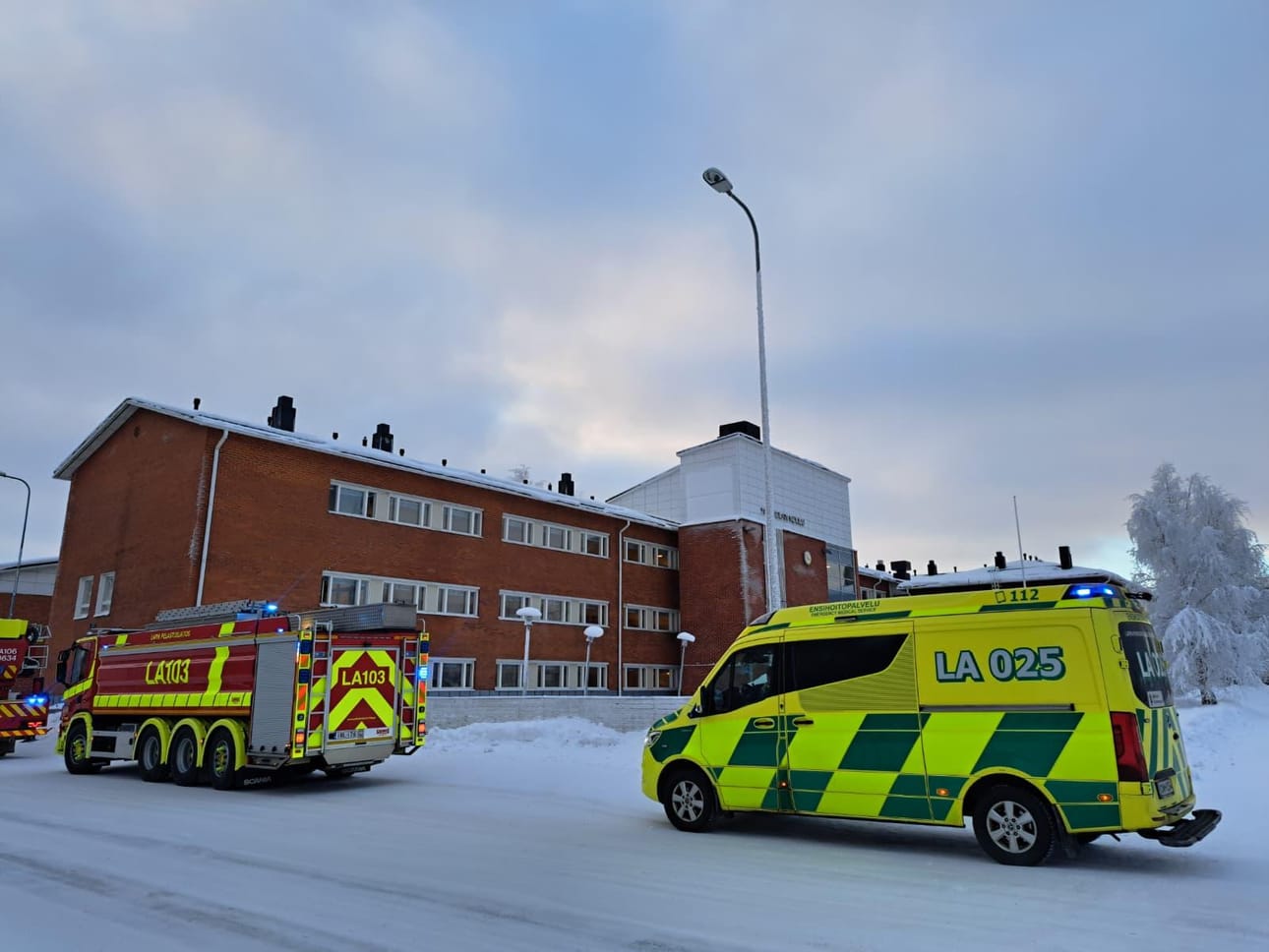 Koulun oppilaat evakuoitiin palon havaitsemisen jälkeen läheiseen liikuntakeskukseen Putaan hallille.