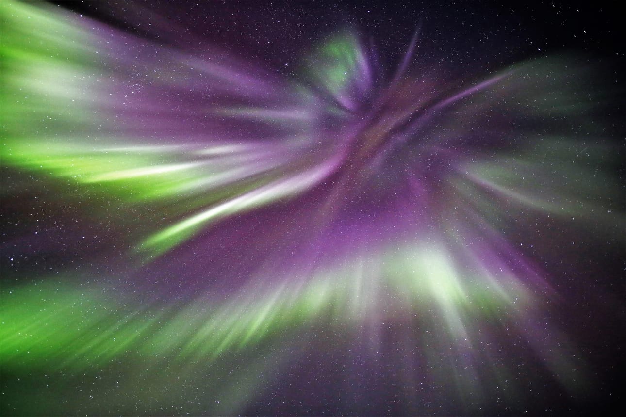 Revontulia 28.2 2019. Kuvattu Vaalassa.