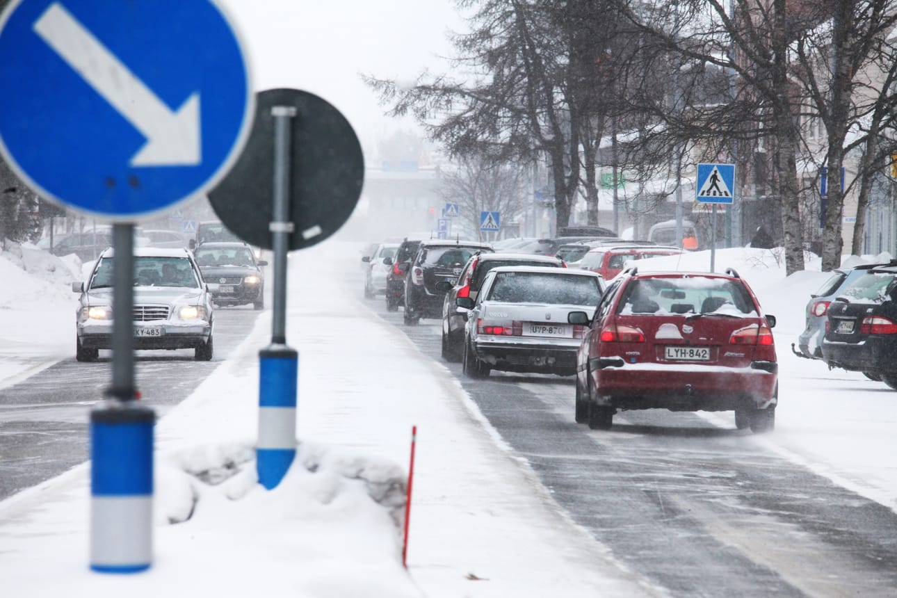 Talvi jatkuu Koillismaalla ajokelien osalta. Kesärengaskeleihin on vielä aikaa.