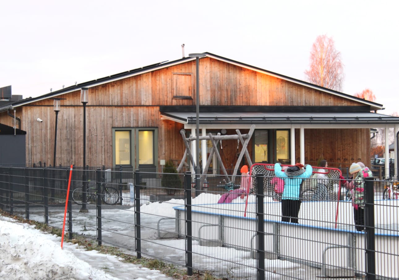 Päiväkoti Ankkuri sijaitsee Kaskisten koulun vieressä.