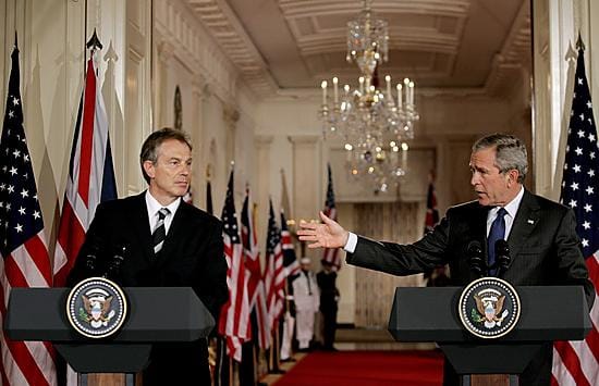 Britannian pääministeri Tony Blair ja Yhdysvaltain presidentti George W. Bush vaativat monikansallista joukkoa Libanoniin.