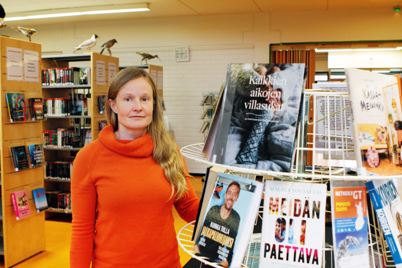 Kirjastotoimenjohtaja Kaisa Inkeroinen aloitti virkavapaan ja opiseklee poliisiksi.