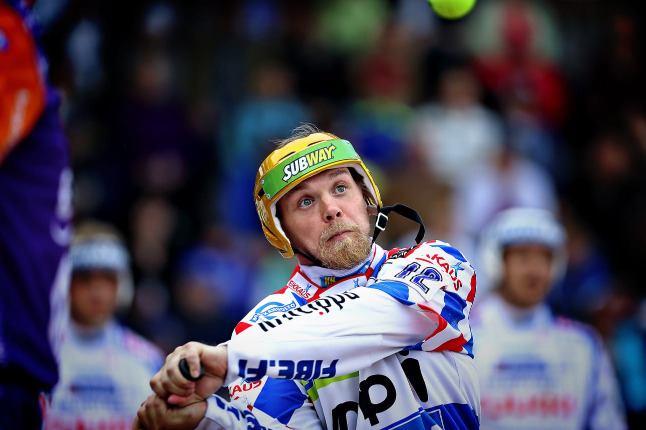 Janne Mäkelä on saalistanut Vedon paidassa jo neljä kultaa, viisi hopeaa ja neljä pronssia. Mies janoaa lisää arvometallia.