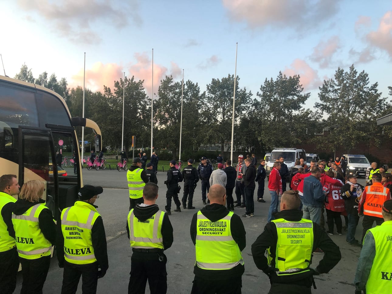 Järjestyksenvalvojien määrään vaikuttavat muun muassa tapahtuman luonne, paikka ja aika.