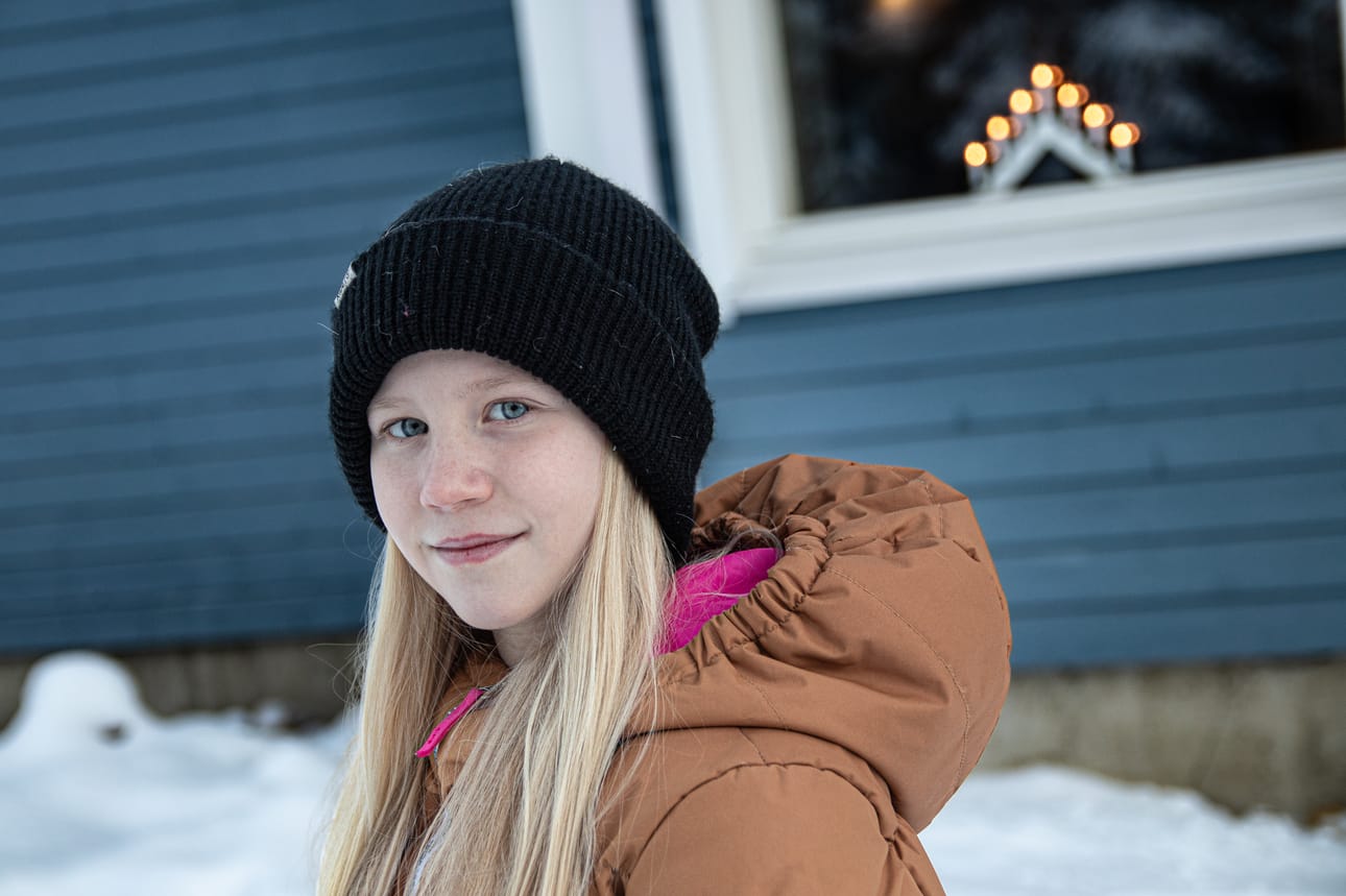 Lasten linnanjuhlissa on virallinen osuus pääministerin kättelyineen, ja kuusamolaista Emily Kyllöstä jännittää vähän, että jokin menee pieleen.