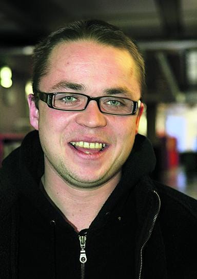Hymyä huuleen. Antti Aakko jaksaa jo nauraa Venäjän reissun "pienille" vastoinkäymisille.