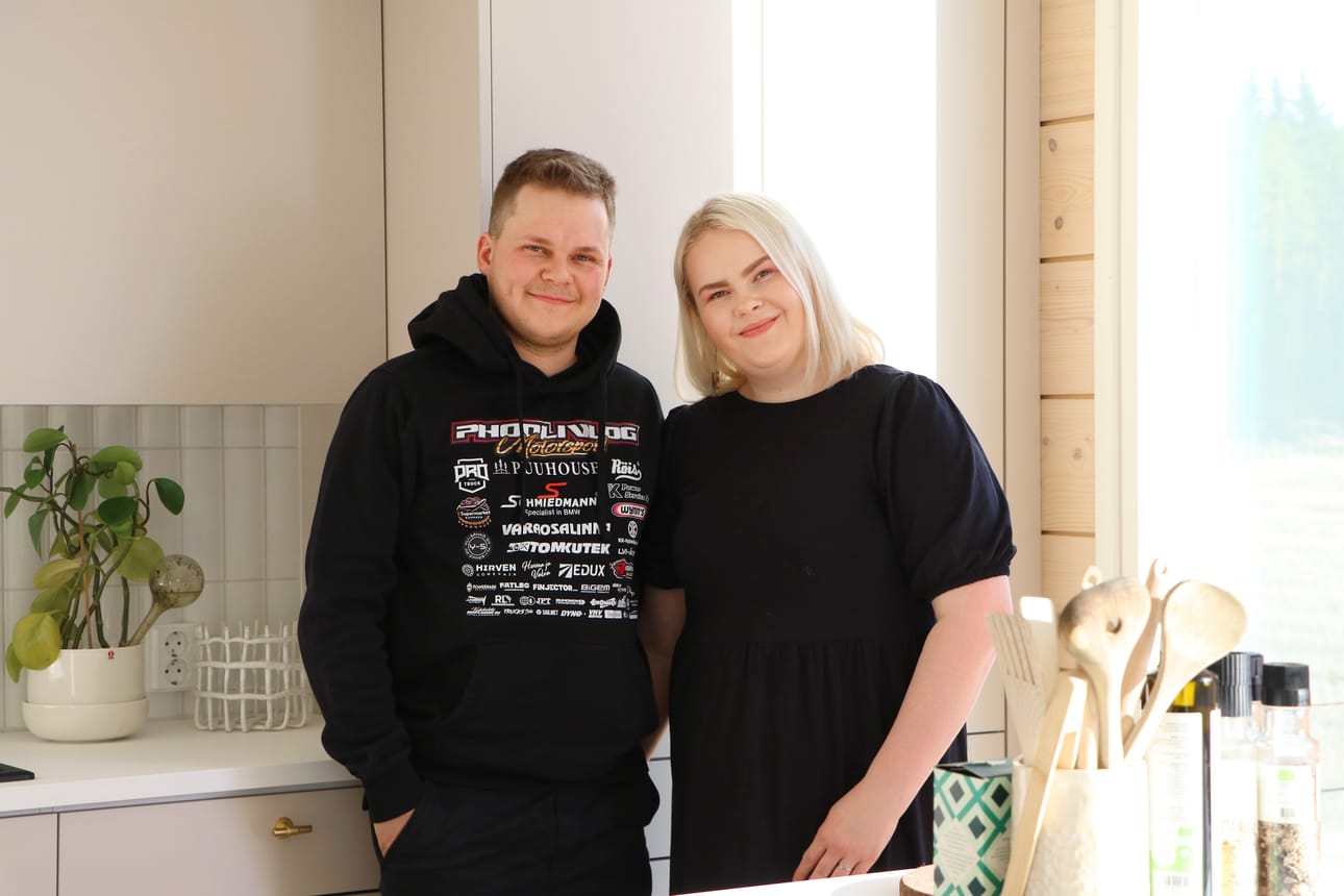 Pauli Laakso ja Emma Kivikangas eivät ole koskaan halunneet muuttaa pois kotipaikkakunnaltaan Kauhavalta.