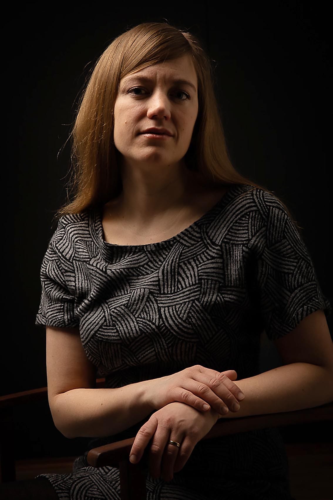 Anna Elina Isoaro on omistanut tuoreimman runokokoelmansa kuolleelle lapselleen.