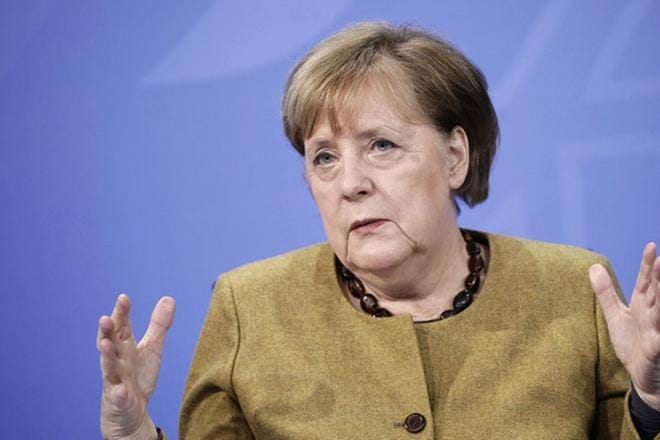 Saksaa 16 vuoden ajan luotsanneen liittokansleri Angela Merkelin kaudella maa on ollut Euroopan vakauden saareke. Saksan valtapuolue kristillisdemokraatit (CDU) valitsee tänä viikonloppuna itselleen uuden puheenjohtajan, josta samalla tulee puolueen liittokansleriehdokas. KUVA: LEHTIKUVA / AFP MICHAEL KAPPELER