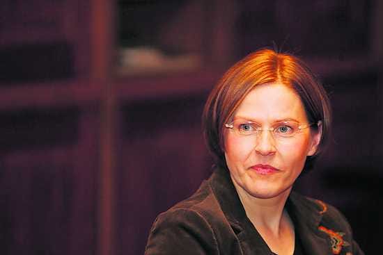Heidi Hautala ehdotti, että asiassa otettaisiin tuumaustauko.