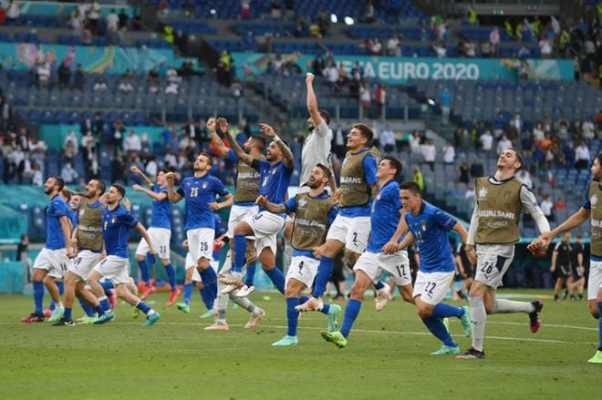 Italia sujahti neljännesvälieriin lohkovoittajana. Kuva: Mike Hewitt / Lehtikuva