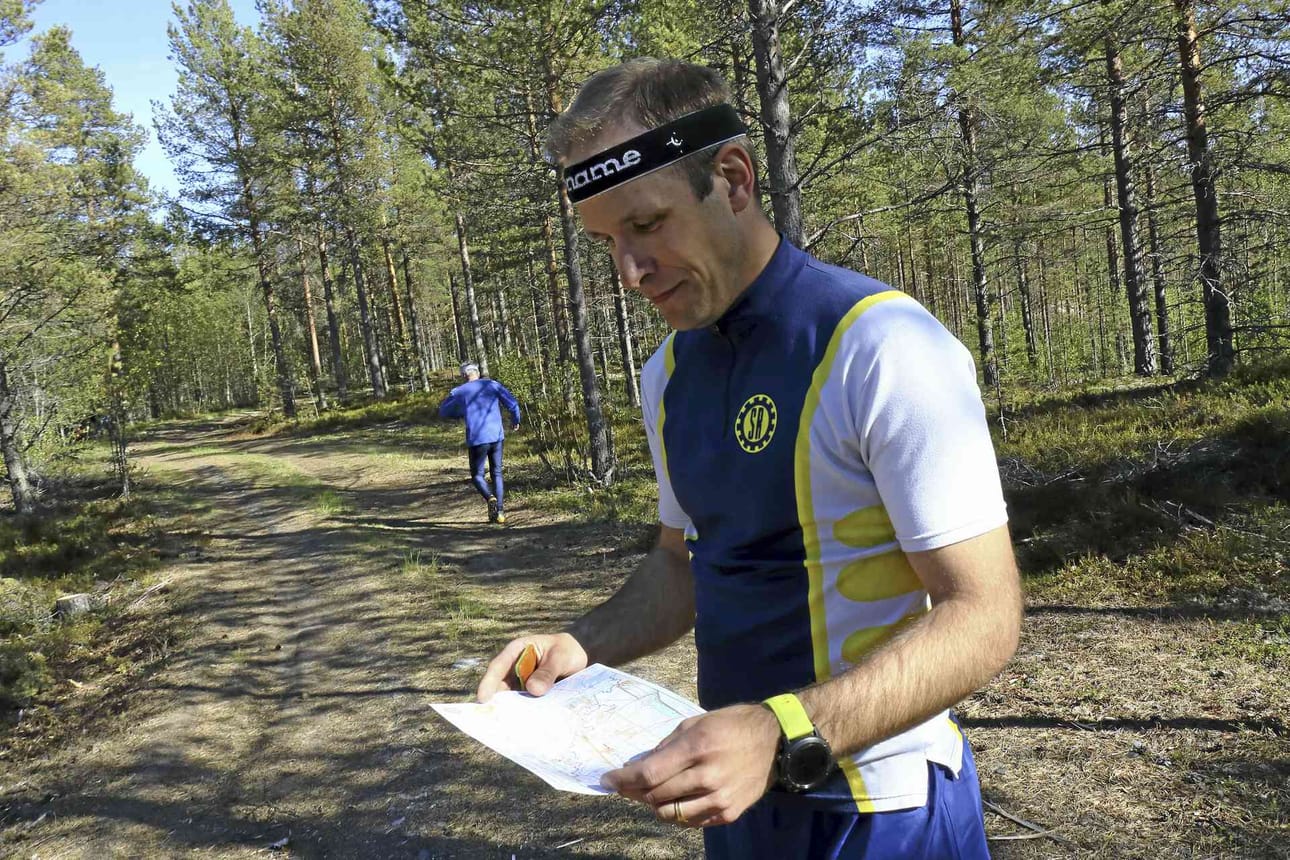 Saloisten Reippaan puheenjohtaja Petri Tuominen on aktiivinen suunnistaja. Tämä kuva on keskiviikon kuntorasteilta. Tuominen sijoittui lopulta A-radalla kuudenneksi.