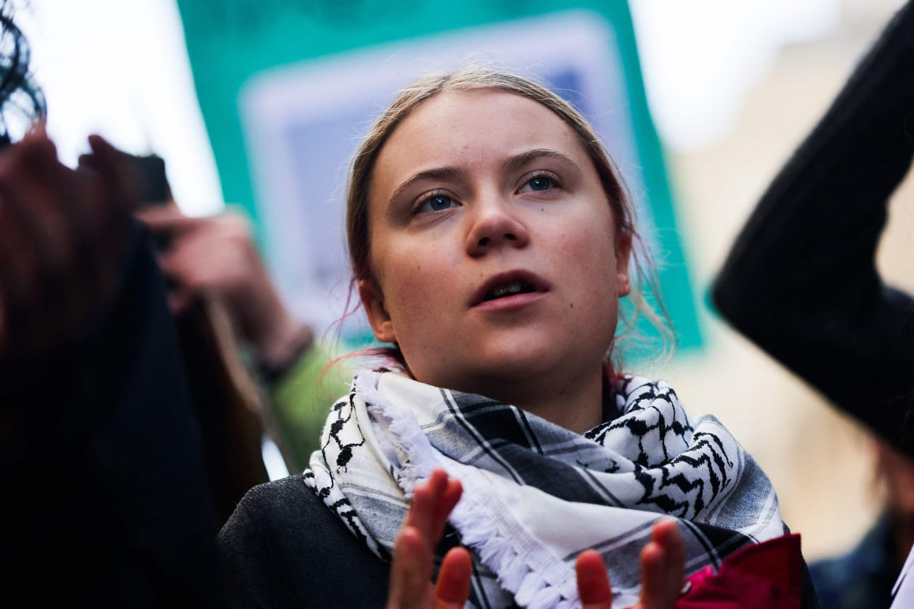 Ruotsalaisaktivisti Greta Thunberg ja 11 muuta aktivistia haluavat rikkoa Gazan merisaarron ja vaativat Israelia päästämään avustuslastin hätää kärsiville asukkaille. Arkistokuva. LEHTIKUVA/AFP