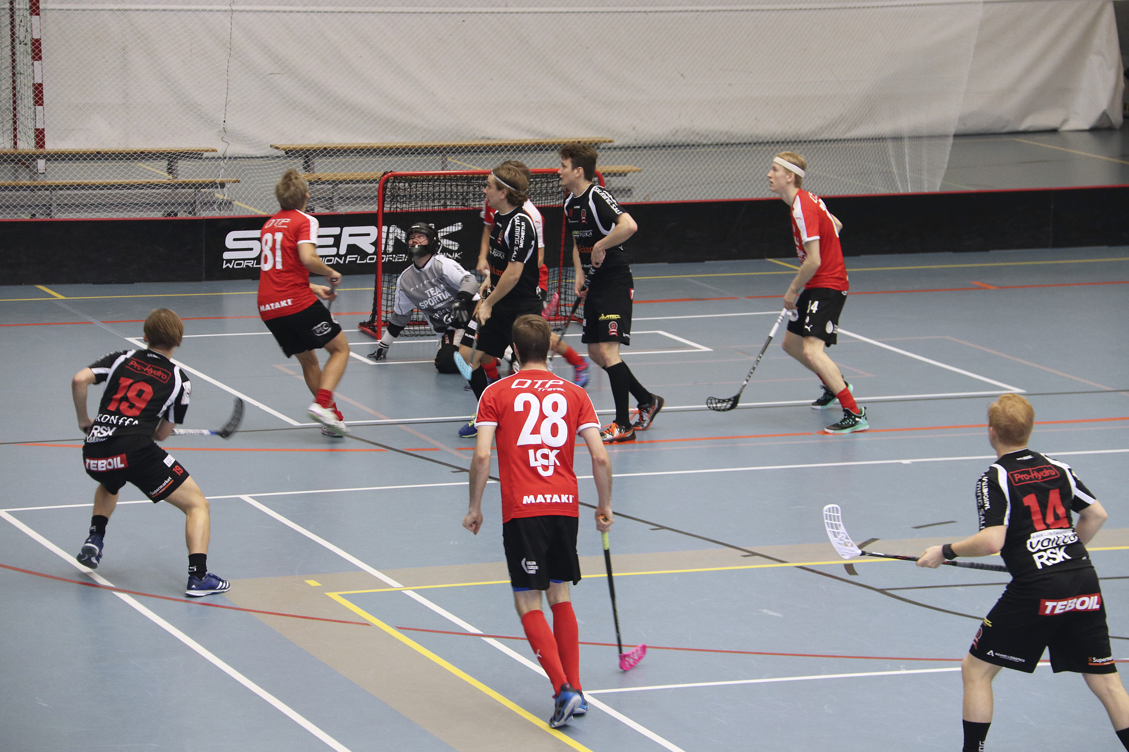 Lauantain pelissä nähtiin kovaa vääntöä kentän molemmissa päissä. Voiton vei lopulta Dynamo Oulu.