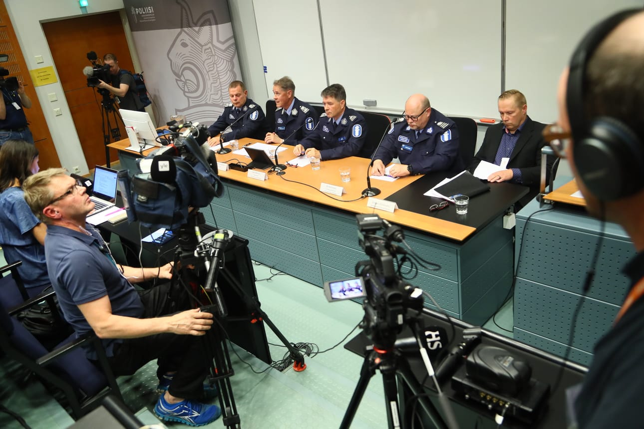 Poliisi järjesti tiedotustilaisuuden Porvoon ampumistapauksesta sunnuntai-iltana Vantaalla.
