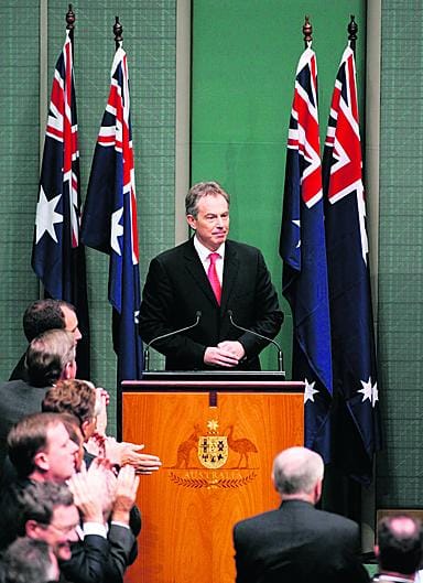 Britannian pääministeri Tony Blair arvostelee eurooppalaisessa poliitiikassa ilmenevää Amerikan vastaisuutta.