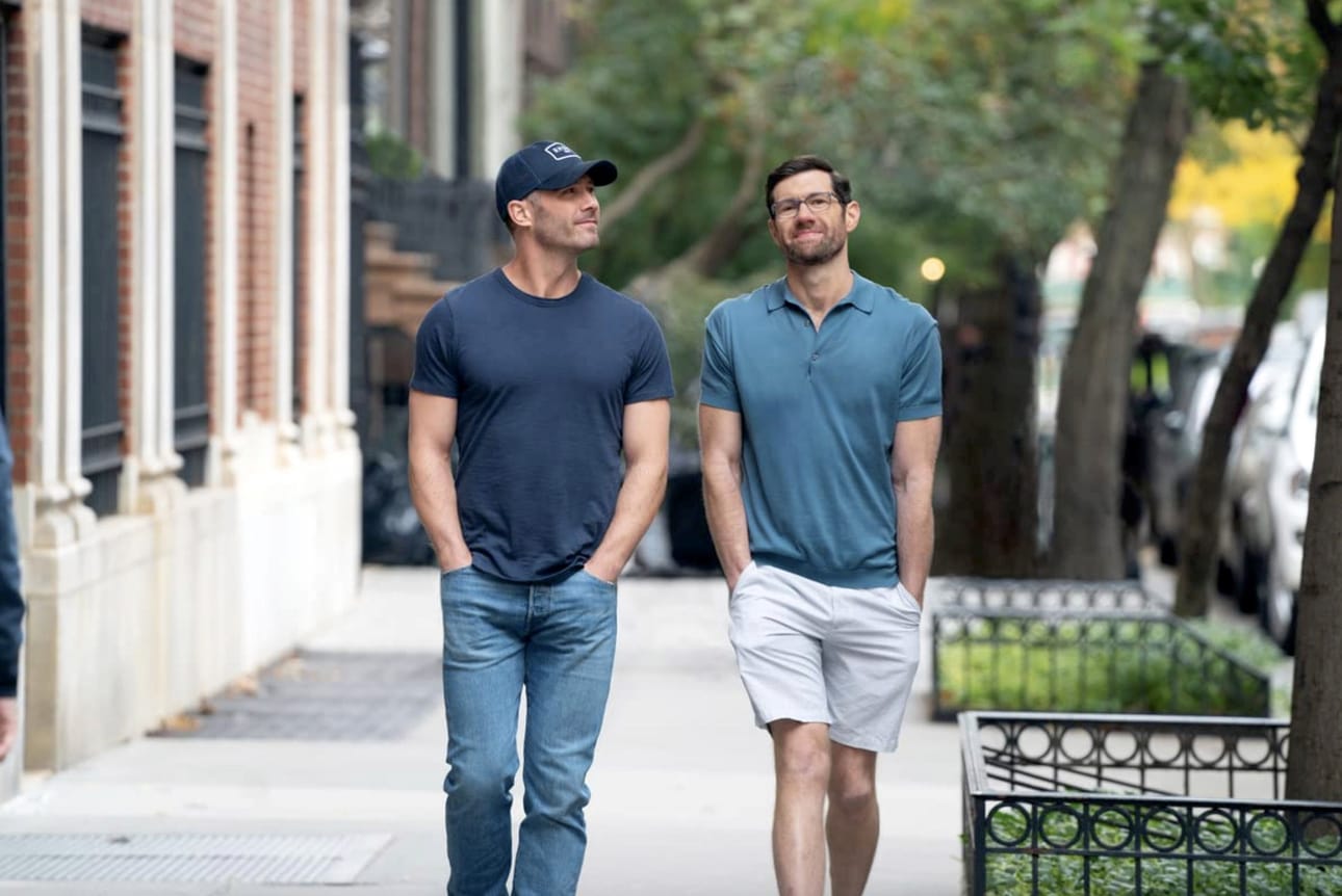 Aaron (Luke Macfarlane) ja Bobby (Billy Eichner) tapailevat New Yorkissa.