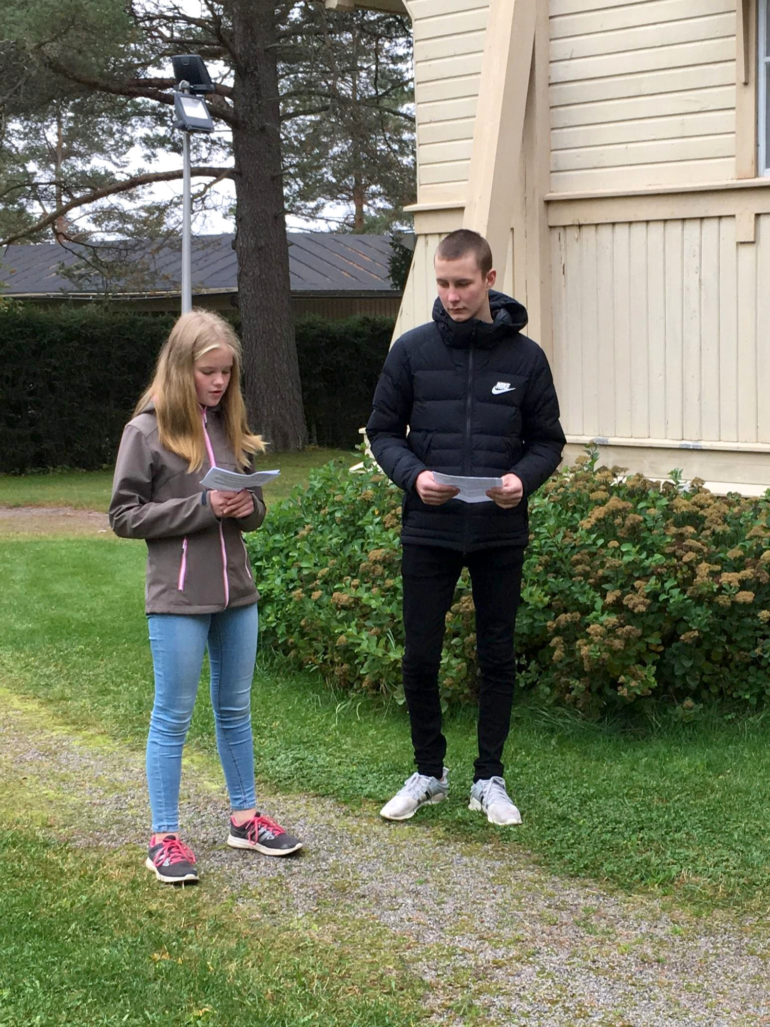 Pyhännällä puhuivat Vilma Haataja ja Oliver Huhtala.Kuva Juuso Karttunen