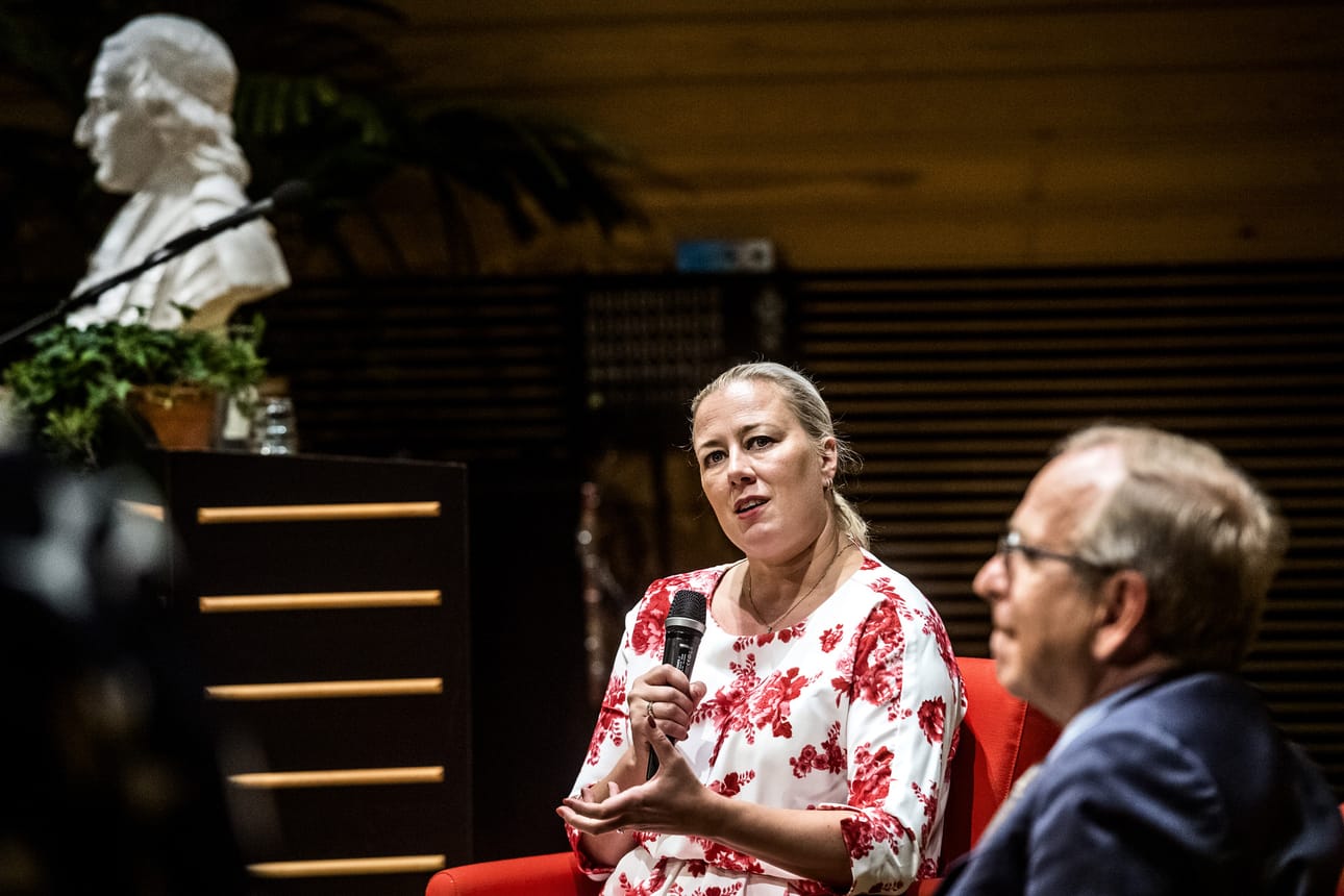 Suomen seuraava komissaari Jutta Urpilainen (sd.) keskusteli Erkki Liikasen (sd.) kanssa Kokkolassa elokuun lopussa. Liikanen oli kautta aikain ensimmäisen suomalaiskomissaari.
