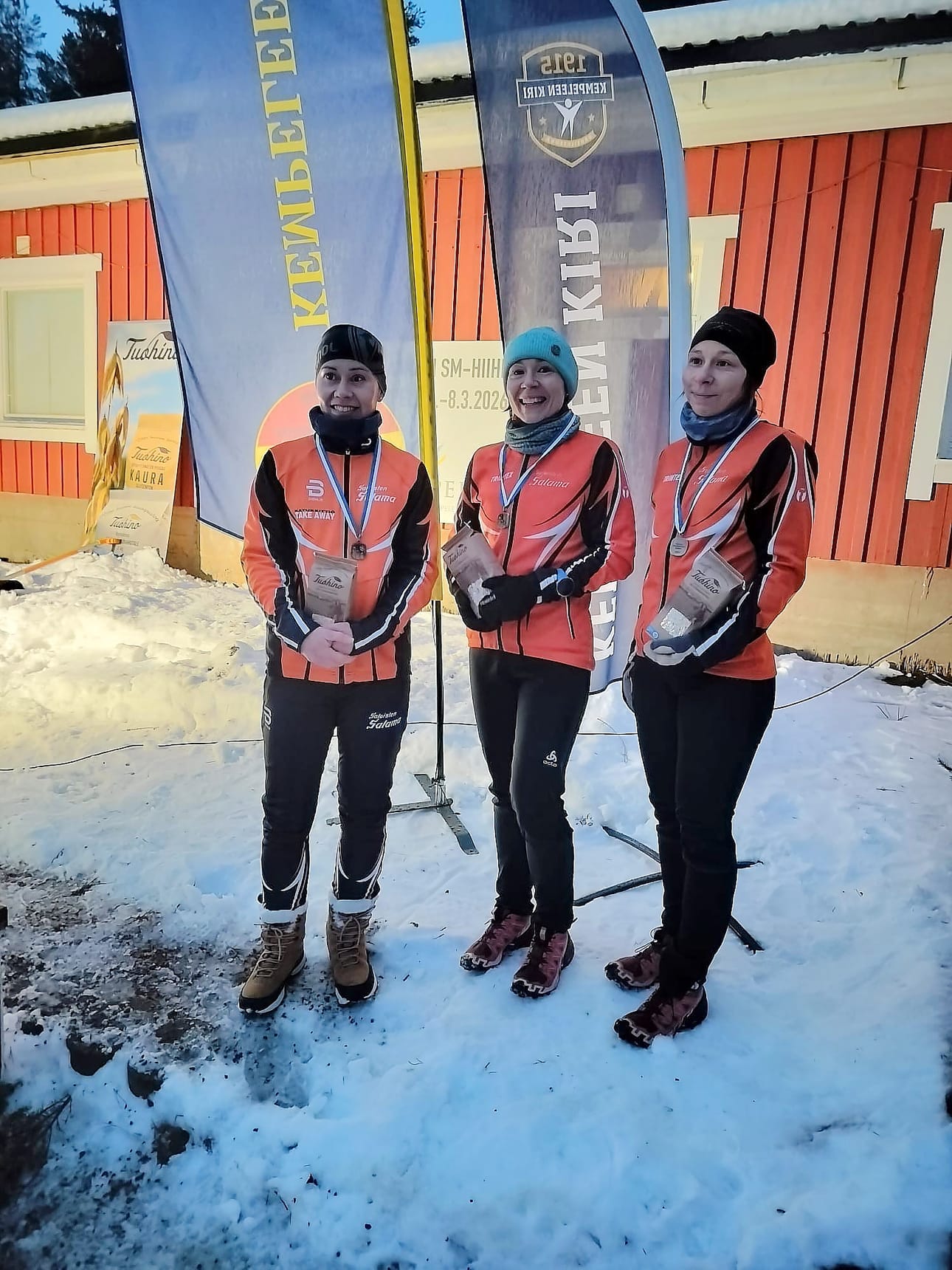SalSan hiihtäjät Sanna Perälä, Mari Patanen ja Minna Patanen saavuttivat viime viikonloppuna veteraanien SM-kisoista viestipronssia. Pataset nappasivat lisäksi myös henkilökohtaisia mitaleita.