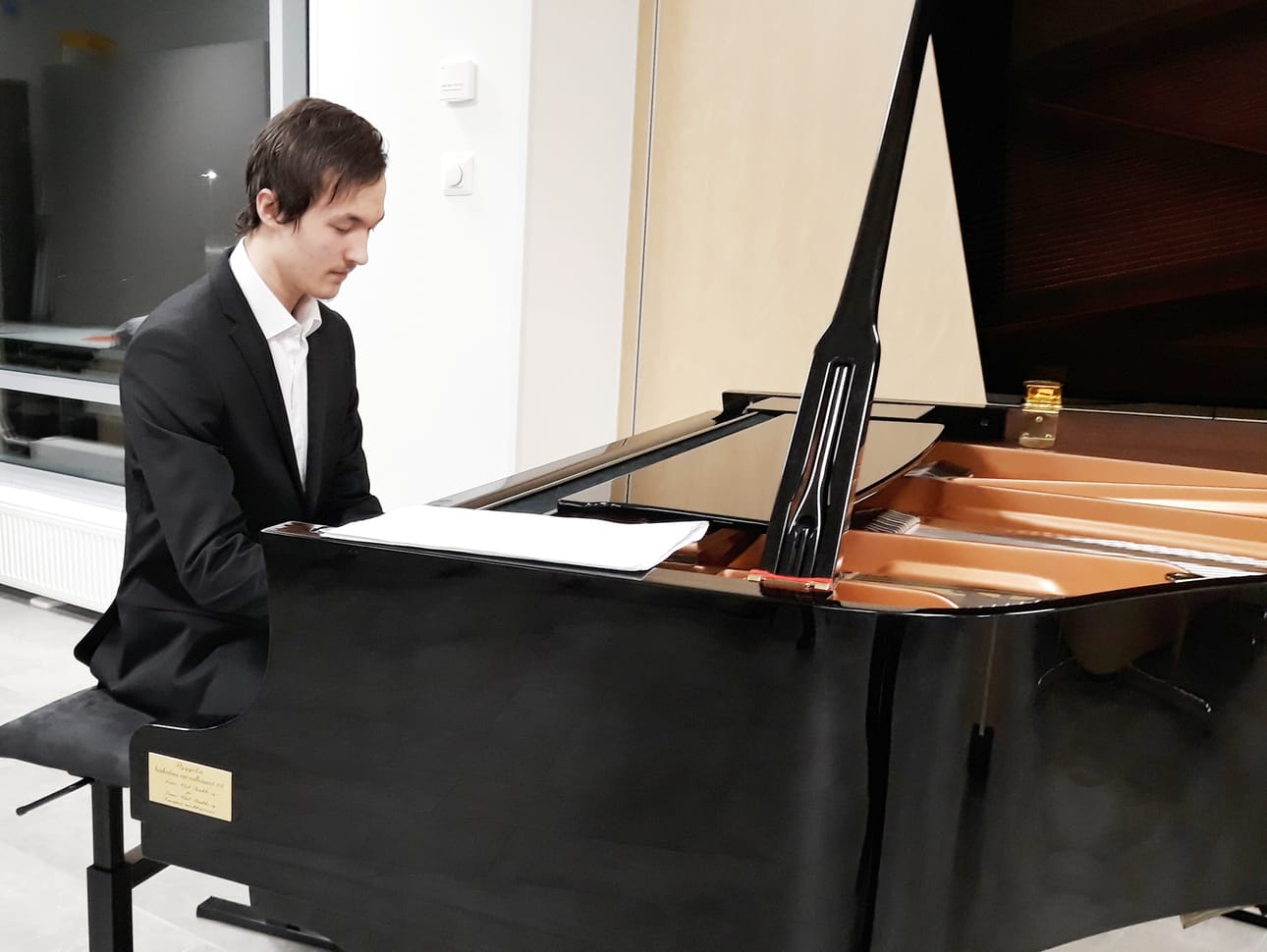 Niklas Klaavo osallistuu tällä viikolla Madetojan pianokilpailuun Oulussa.