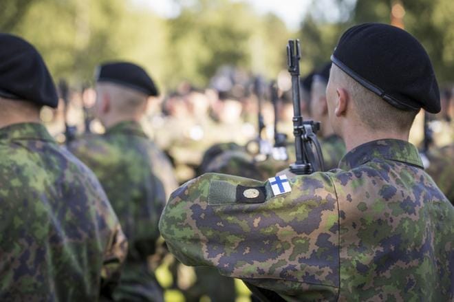 Suurin osa asevelvollisista, lähes 10 000, aloittaa palveluksensa maavoimien joukko-osastoissa. KUVA: Pekka Rautiainen