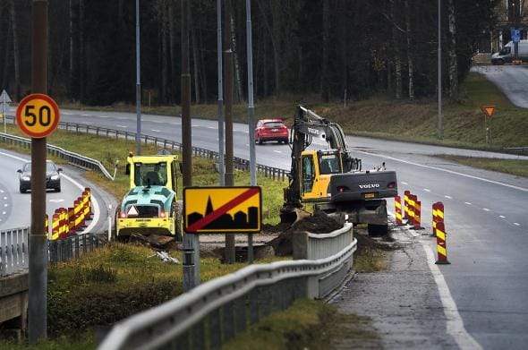 Talvitienhoidon korkeimpaan ykkösluokkaan suunnitellaan nostettavaksi 600 kilometriä pohjalaisteitä. Tärkeimpiä parannuskohteita ovat tieosuudet, joilla raskaan liikenteen määrät ovat lisääntyneet. Niiden joukossa ovat Kasitie ja Kolmostie. KUVA: JARNO PELLINEN