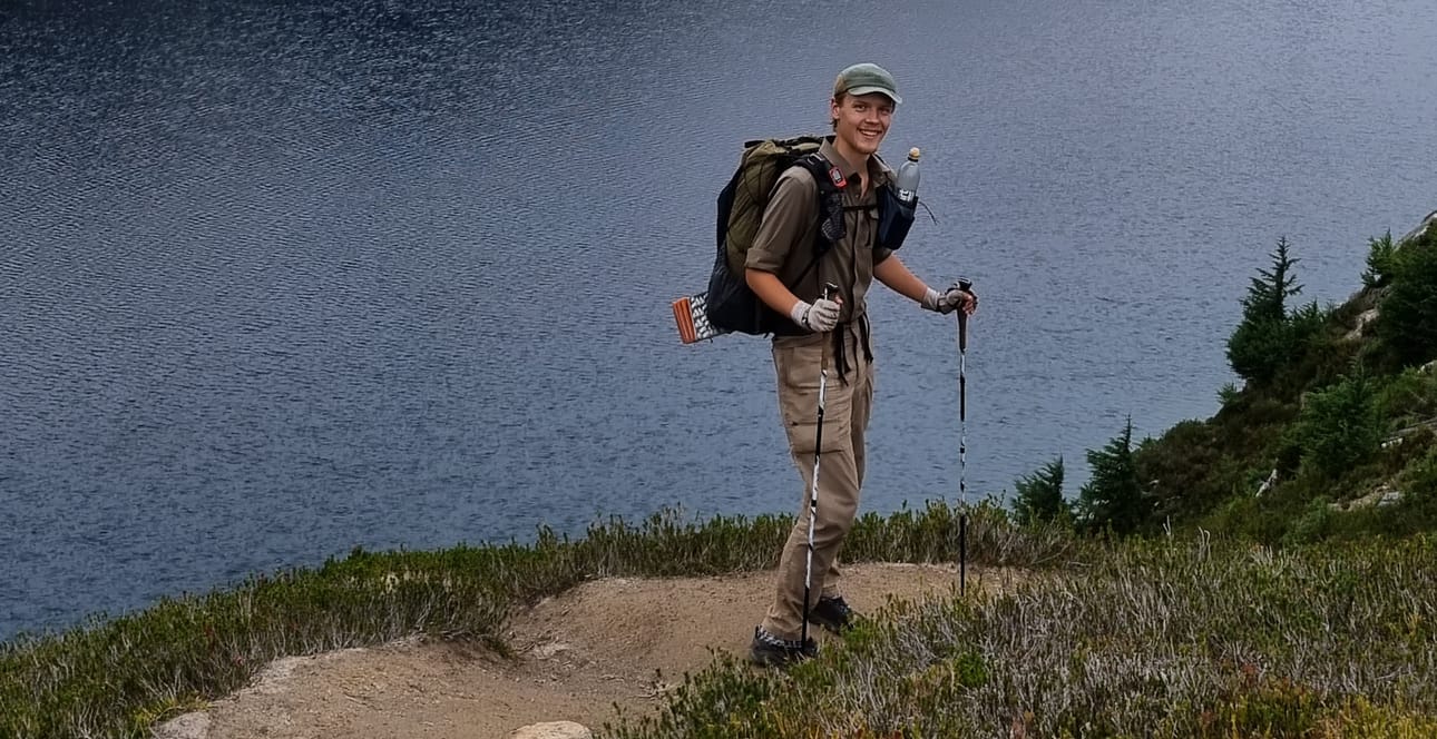 Teemu Hartikaisella on monenlaisia kokemuksia retkeilijän vakuutusturvasta. Jutun kuvissa hän on vaelluksella Pacific Crest Traililla.