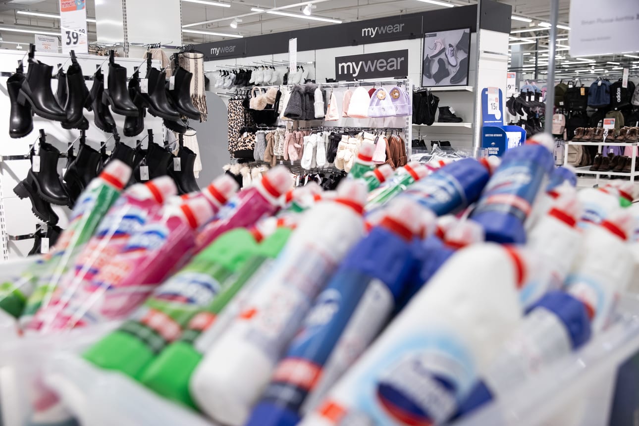 Eniten vapaita työpaikkoja oli tammikuun lopussa palvelu- ja myyntialalla. Kuvituskuva.