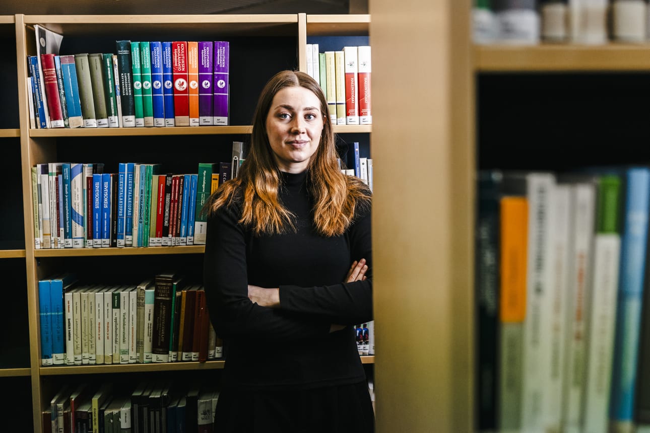 Kansainvälinen oikeus kiehtoo lentopalloilijaa ja oikeustieteen opiskelijaa Jenni Jantusta, miksei urheilu- ja oikeusosaamisen yhdistäminenkin, hän pohtii.