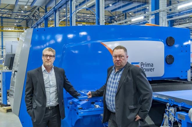 Paikallisjohdon edustajat Kalle Kujanpää ja Jarmo Mursula raportoivat Finn-Powerin tuloksesta.