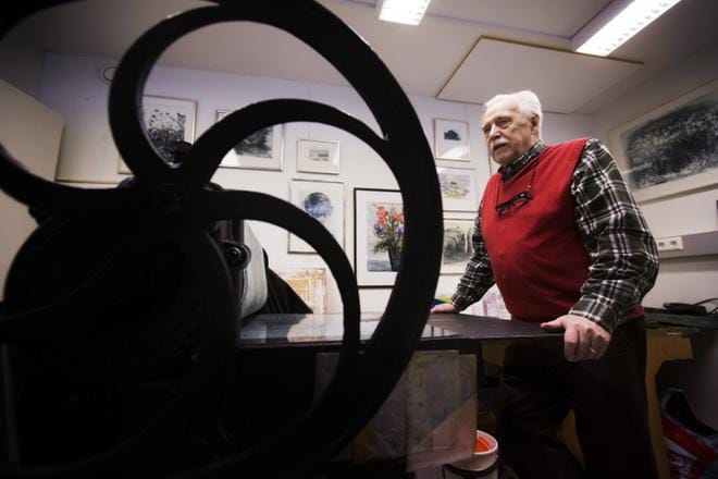 Tapani Tammenpää avasi vanhoilla päivillään Printmakers-taidegallerian ja studion Vaasan keskustaan. KUVA: JARNO PELLINEN