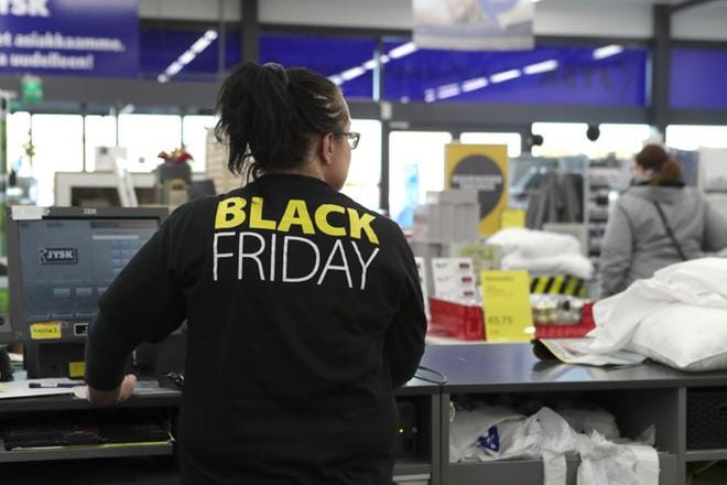 Kaupan liiton mukaan voimakkaimmin myynti on kasvanut marraskuussa kodintekniikassa, jossa myös Black Friday -kampanjointi on suurinta. Kuva on Kajaanista. KUVAT: Juha Neuvonen