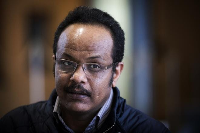 – Olen ihmisten puolesta kaikkialla. Vaikka olisin Sudanissa ja jotain tapahtuisi Suomessa, esimerkiksi luonnonkatastrofi tai muuta, tukisin silloin suomalaisia, Abdelrahim Hassan sanoo. KUVA: JARNO PELLINEN