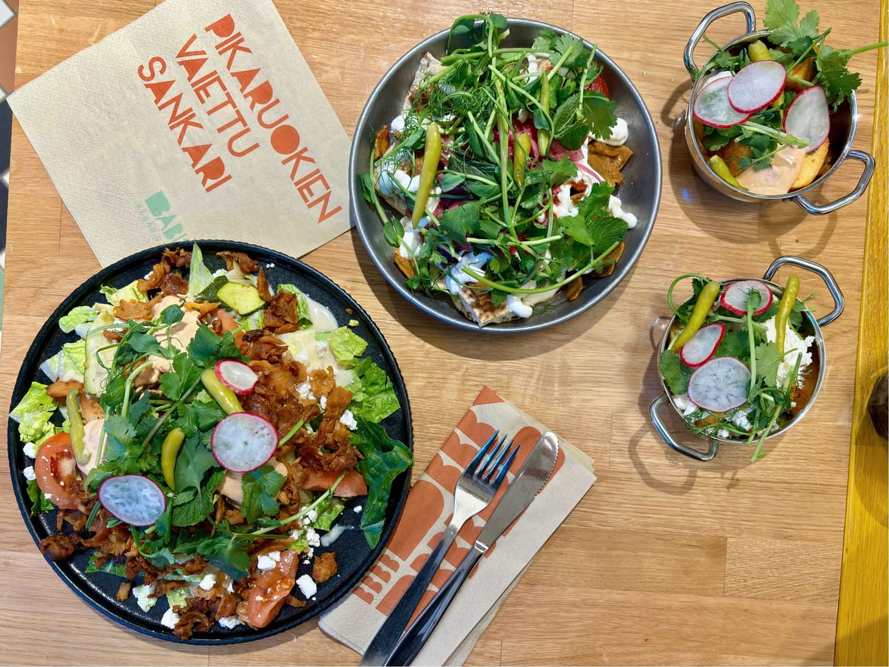 Annosten kokoero on huomattava. Vasemmalla Babista Salde, oikealla Iskender.