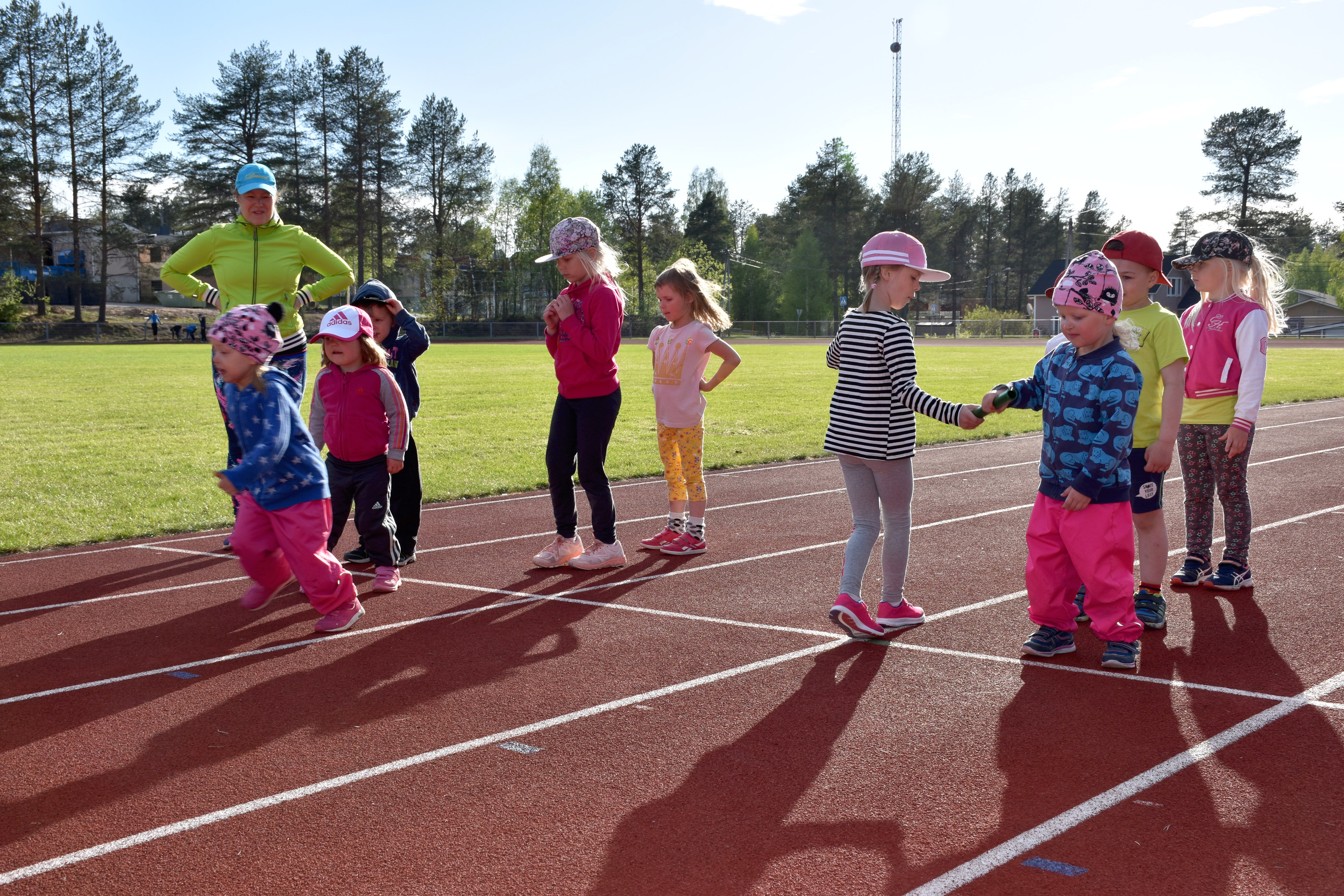 Tälle kesälle ensimmäinen urheilukerho veti mukaan noin 30 eri ikäistä lasta ja nuorta.