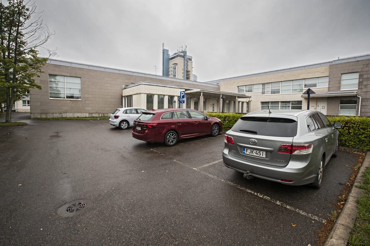 Raahen seurakunta osti oikeustalon seurakuntataloksi ja kirkkoherranvirastoksi.