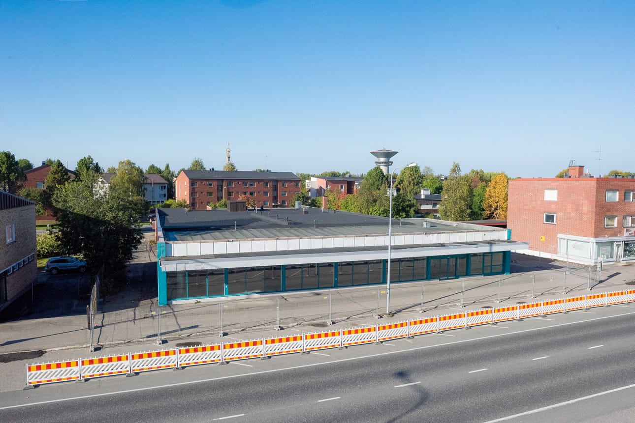 Valintatalon rakennus katoaa Kitkantien katukuvasta syksyn aikana.