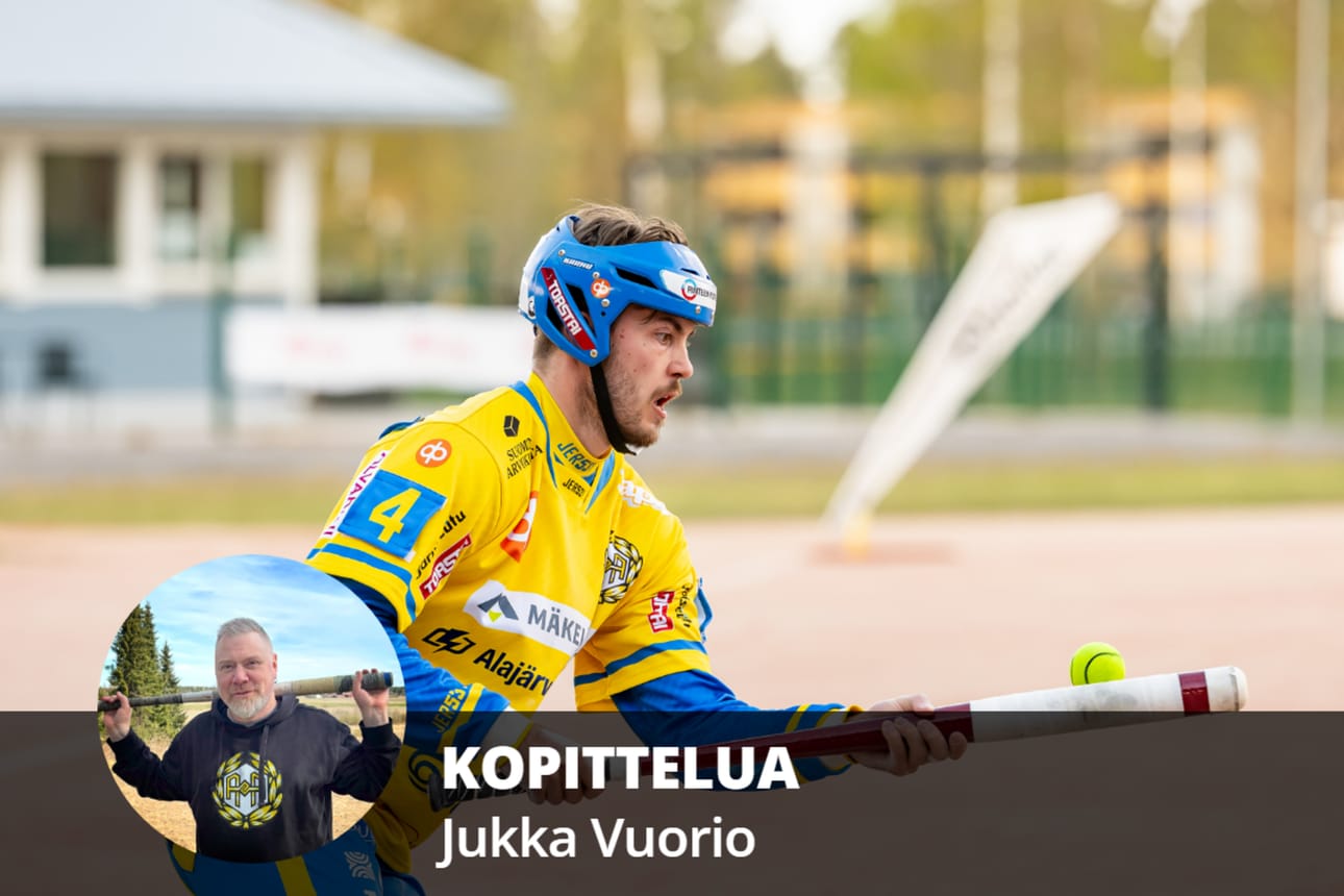 "Niillä mennään ketä on", toteaa Jukka Vuorio Ankkurien miehistöstä. Ankkureilla on useampi pelaaja samaan aikaan sairastuvalla, mukaan lukien lukkari Seeti Surakka, minkä vuoksi Matias Litmanen lukkaroi myös maanantaina pelatussa vierasottelussa Vetoa vastaan.