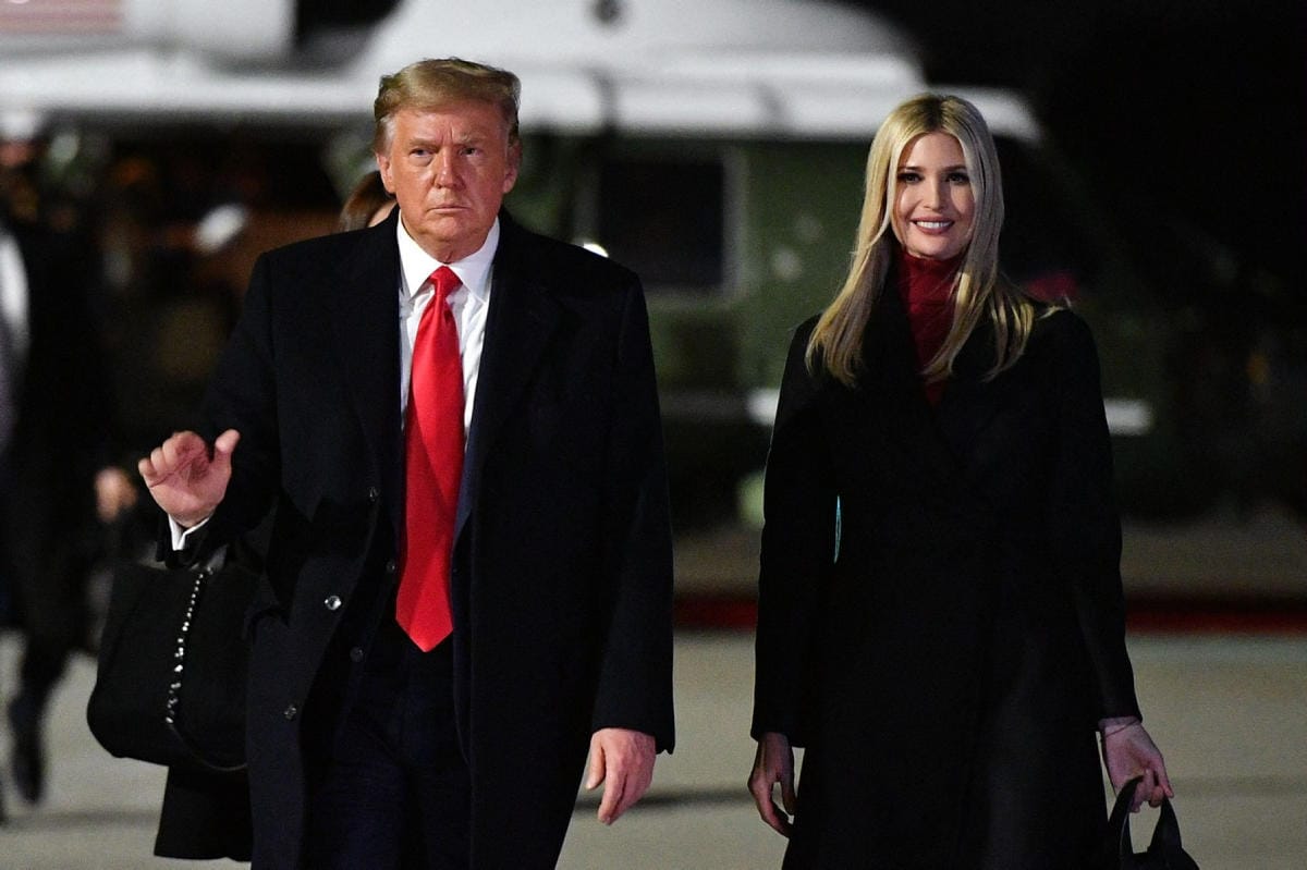 Ex-presidentti Donald Trumpin tyttären ja silloisen neuvonantajan Ivanka Trumpin on kerrottu pyytäneen isäänsä vetoamaan kongressitalon valtaajiin mellakan lopettamiseksi. LEHTIKUVA / AFP