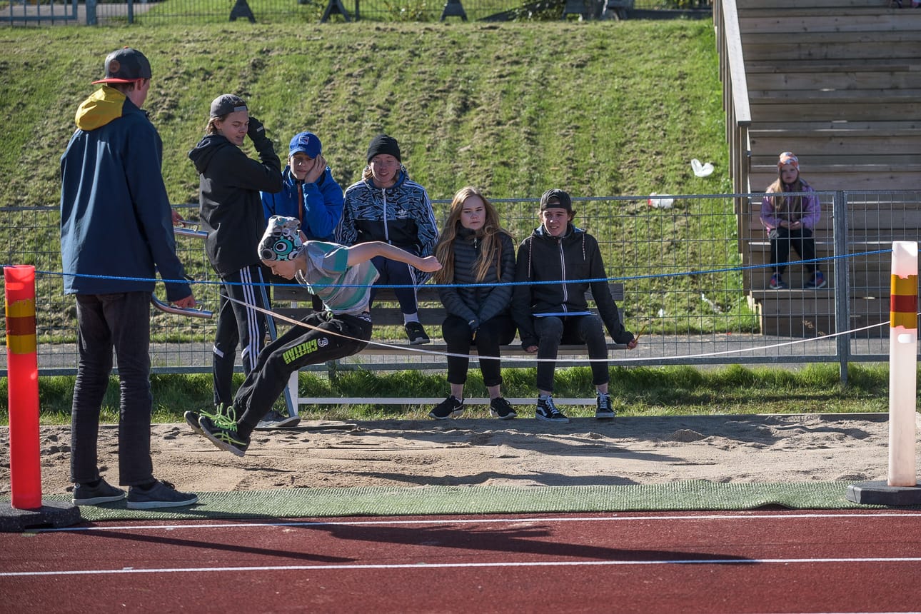 Koillismaan koulukisoissa nähtiin komeita leiskautuksia.