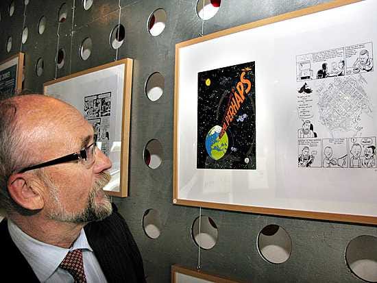 Kaupunginjohtaja Ossi Revon edeltäjä Juhani Leino on ikuistettu sarjakuvaan. Revollakaan ei olisi mitään sitä vastaan, jos pääsisi Teräsmiehen ja Mustanaamion rinnalle. "Se olisi kova sana."