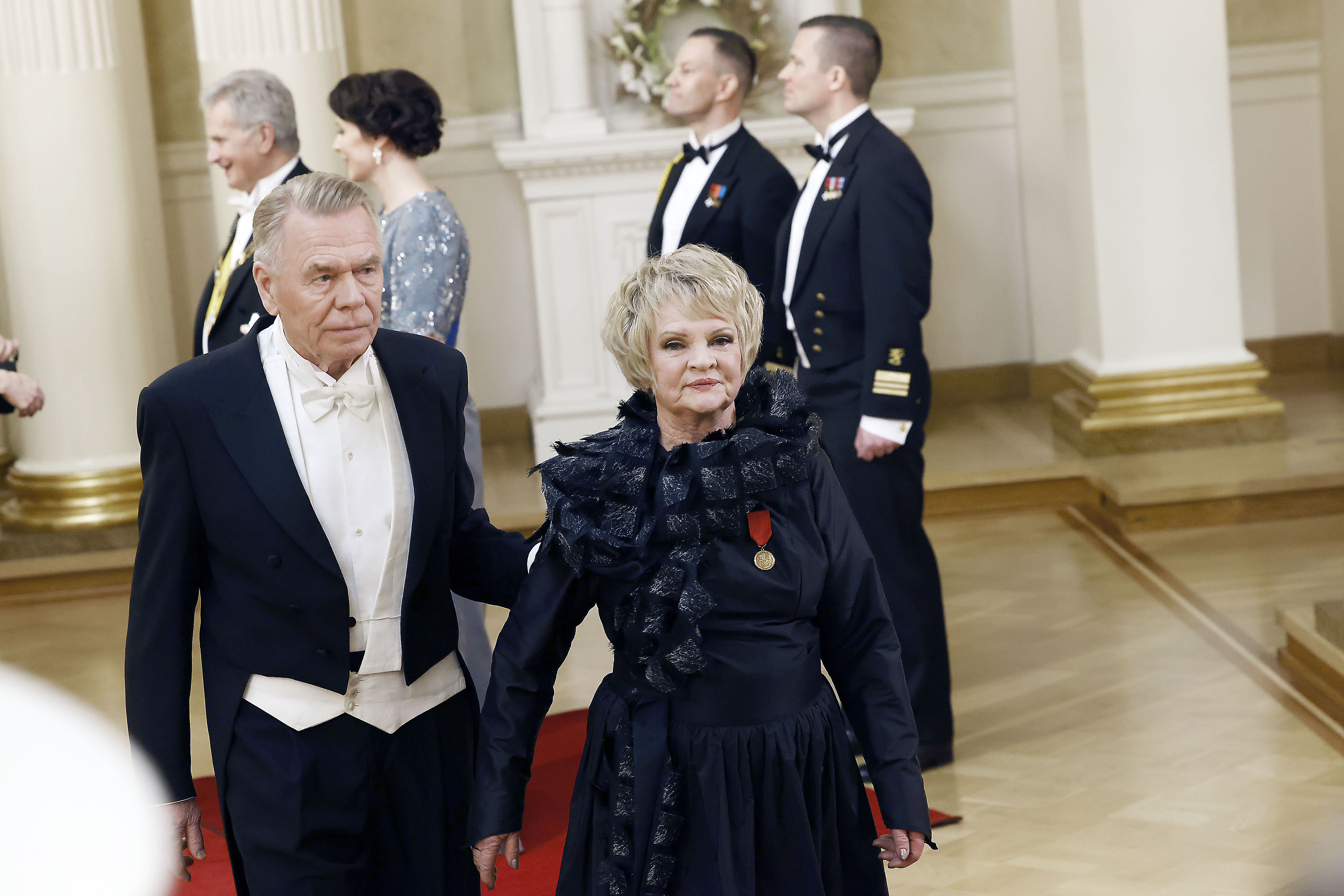 Anu Pentik on kätellyt Linnassa viittä presidenttiä, tänään hän pukeutuu Pariisiin ja Posioon – "Vaikka ajat olisivat vaikeita, me emme jää voivottelemaan"