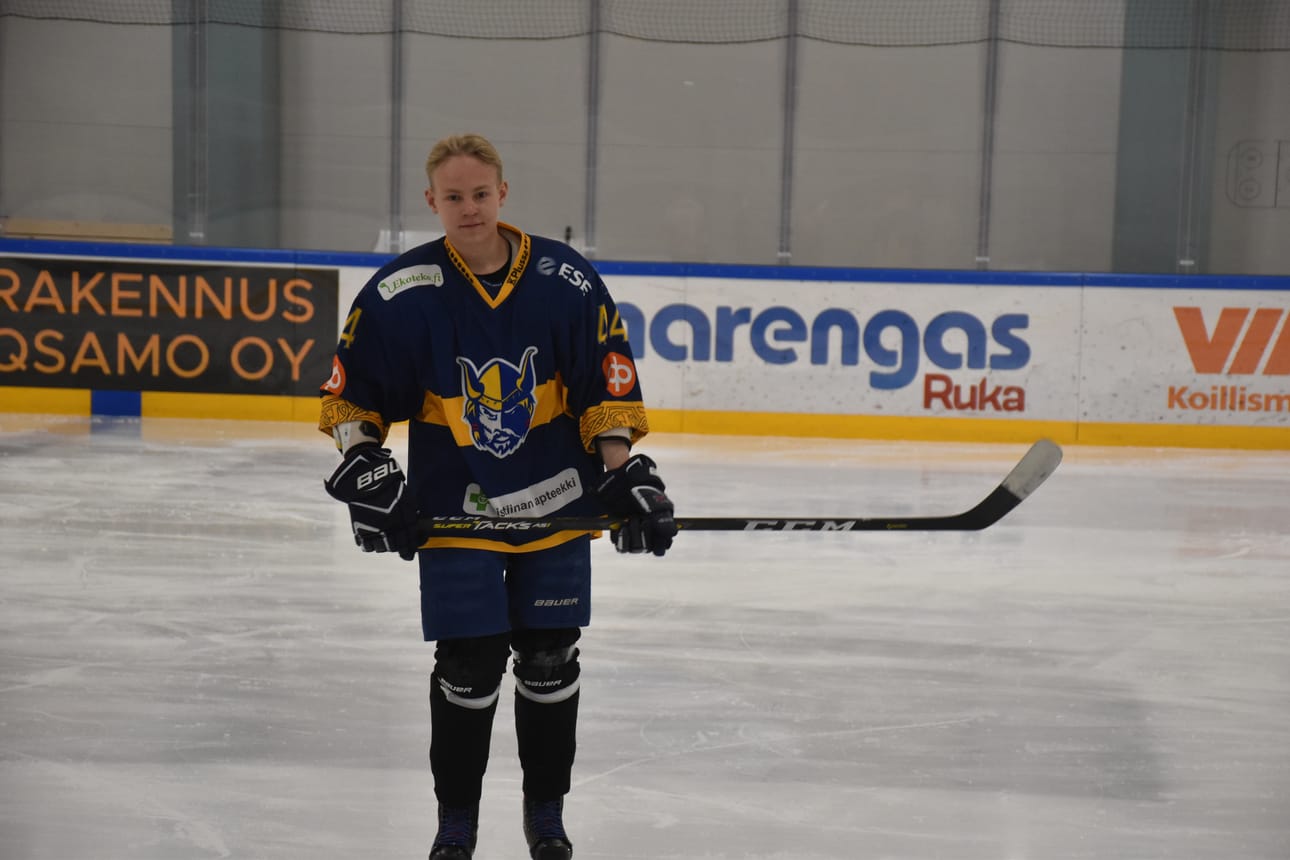 Valtteri Haatajan tuleva kausi alkaa Mikkelin Jukureiden riveissä B-nuorten Mestis-otteluilla,