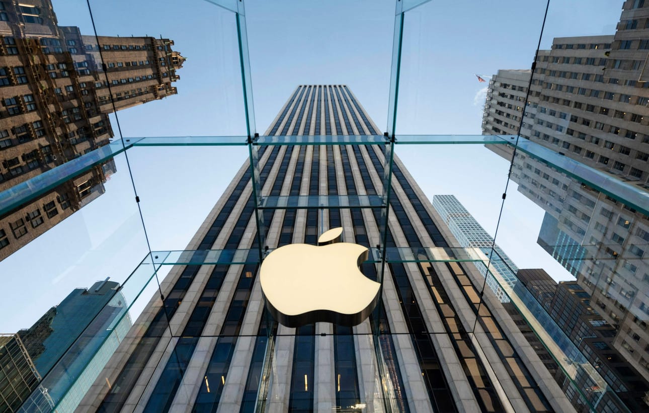Apple luopuu omasta Lightning-laturimallistaan ja siirtyy USB-C-standardiin. LEHTIKUVA/AFP
